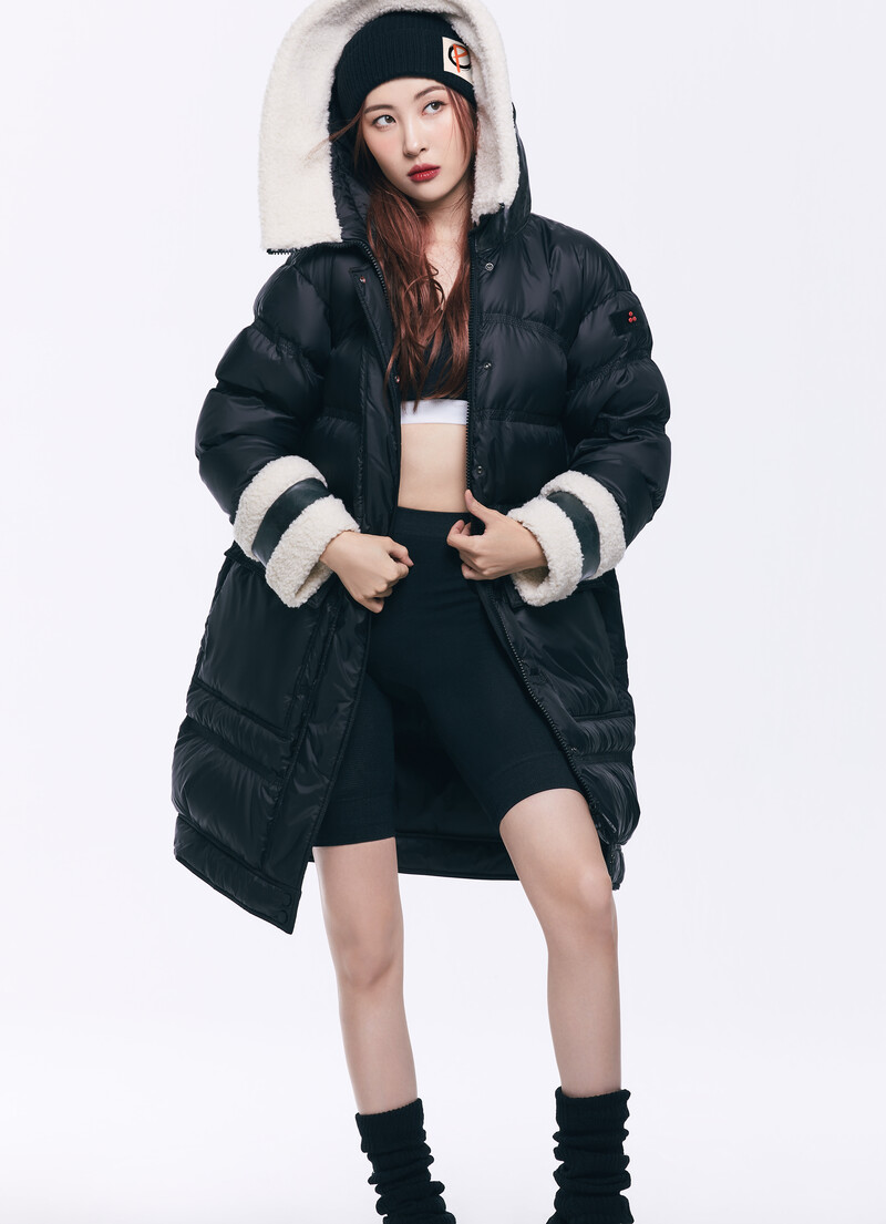 Sunmi for PEUTEREY FW 2022 Collection documents 9