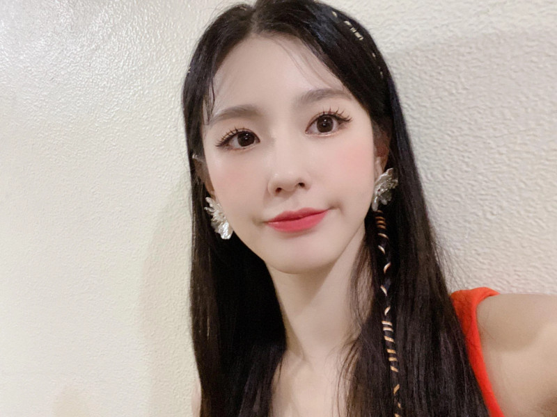 210418 U Cube Update - (G)I-DLE Miyeon documents 2