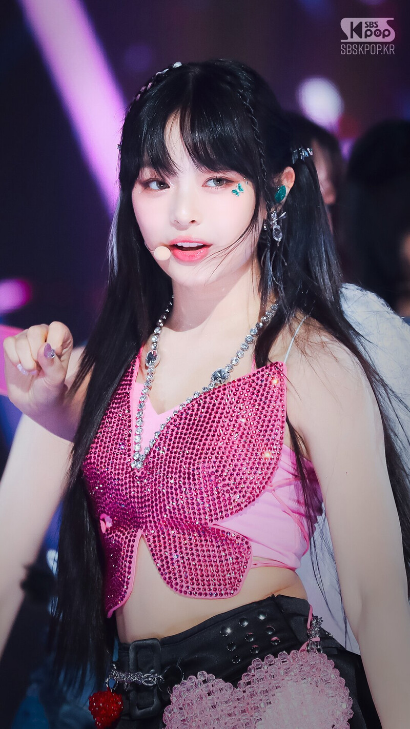 230730 NewJeans Hanni - 'ETA' at Inkigayo documents 5