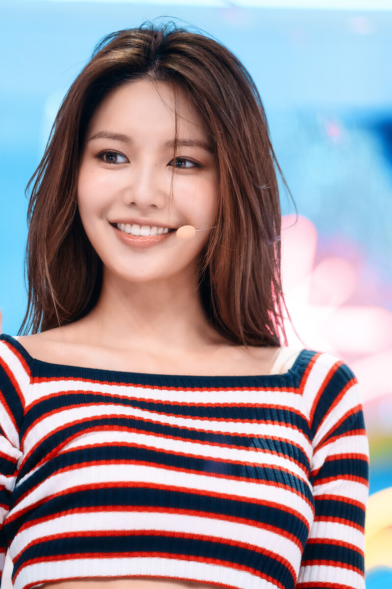 Girls' Generation Sooyoung - 'FOREVER 1' at Inkigayo documents 19