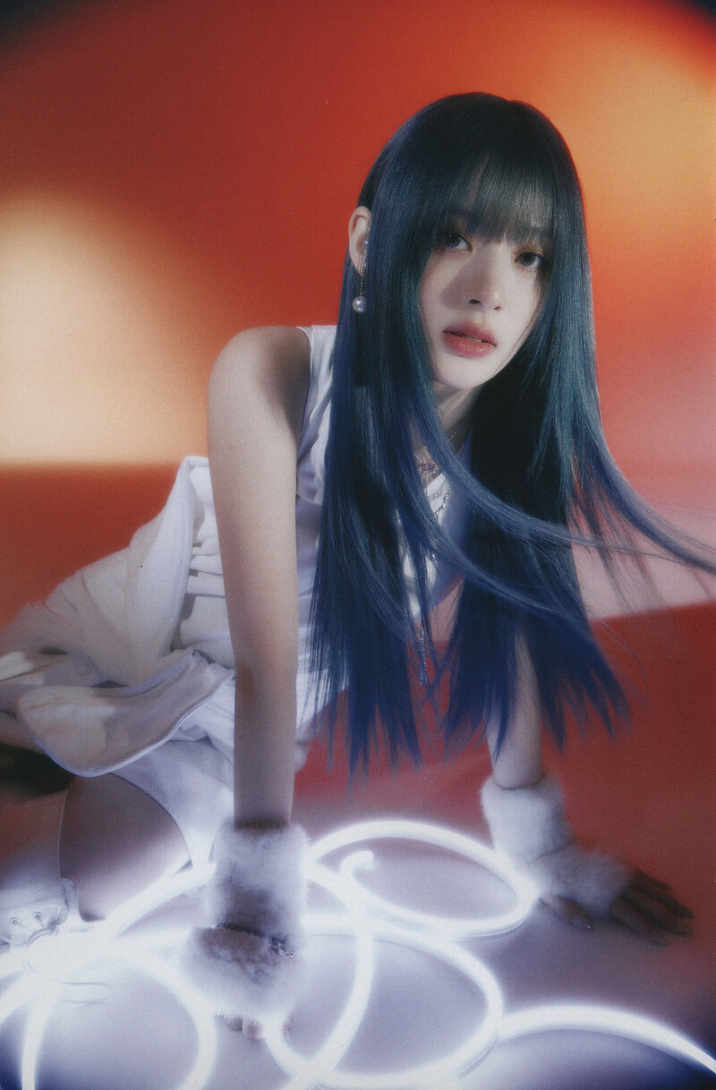 STAYC - Japan 3rd Single 'LIT' (Scans) documents 3