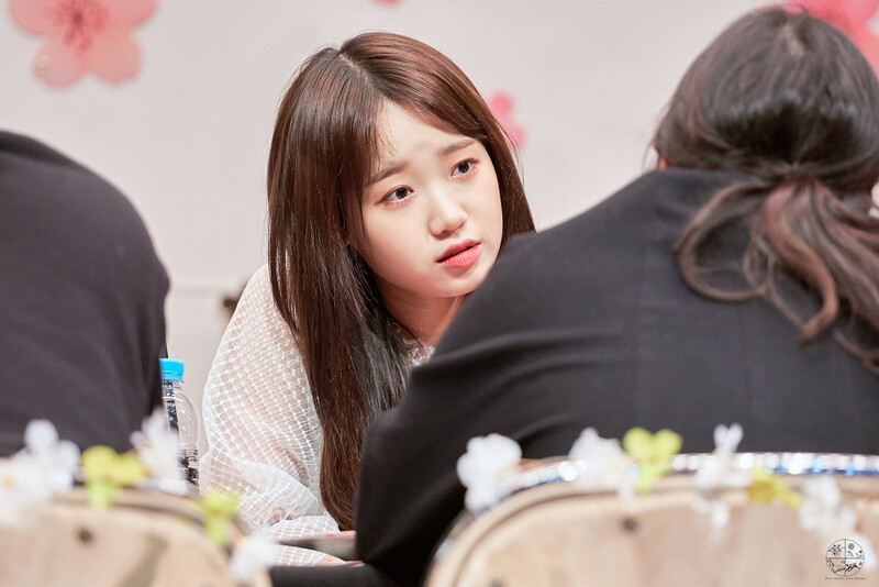 180415 Weki Meki Yoojung at Bundang 'Lucky' Fansign documents 3