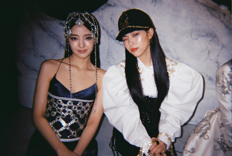 220821 ITZY Twitter Update - CHECKMATE - Film Photo documents 1