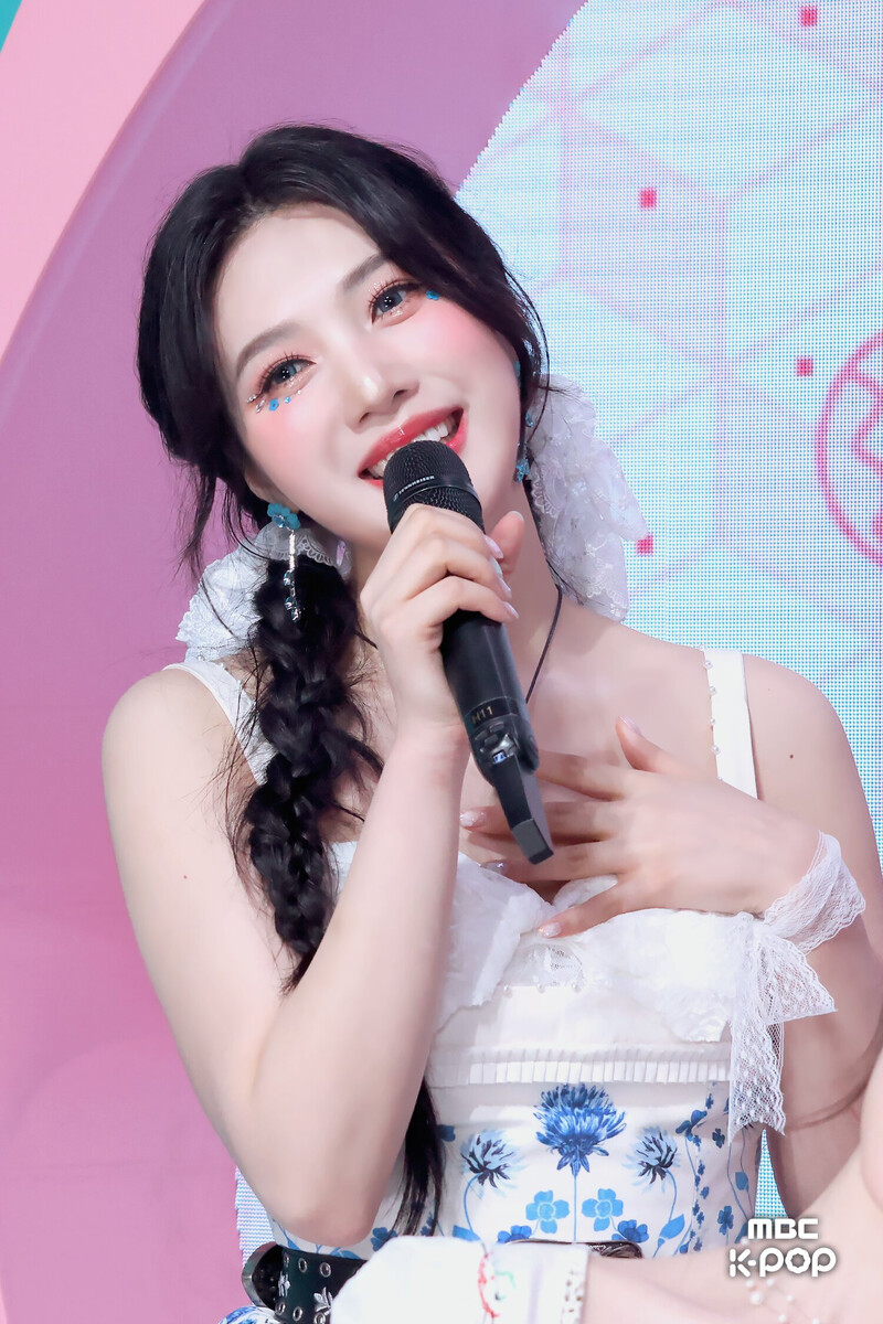 240706 Red Velvet Joy - 'Cosmic' at Music Core documents 2