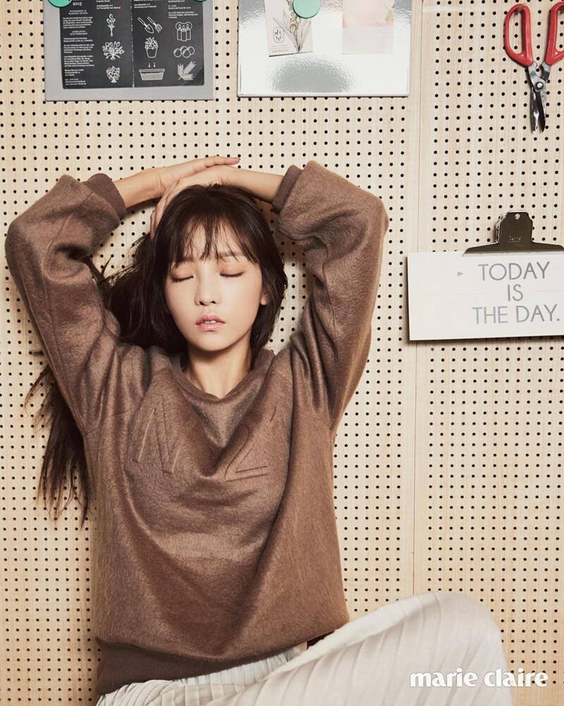 Goo Hara for Marie Claire Korea - September 2015 Issue documents 5