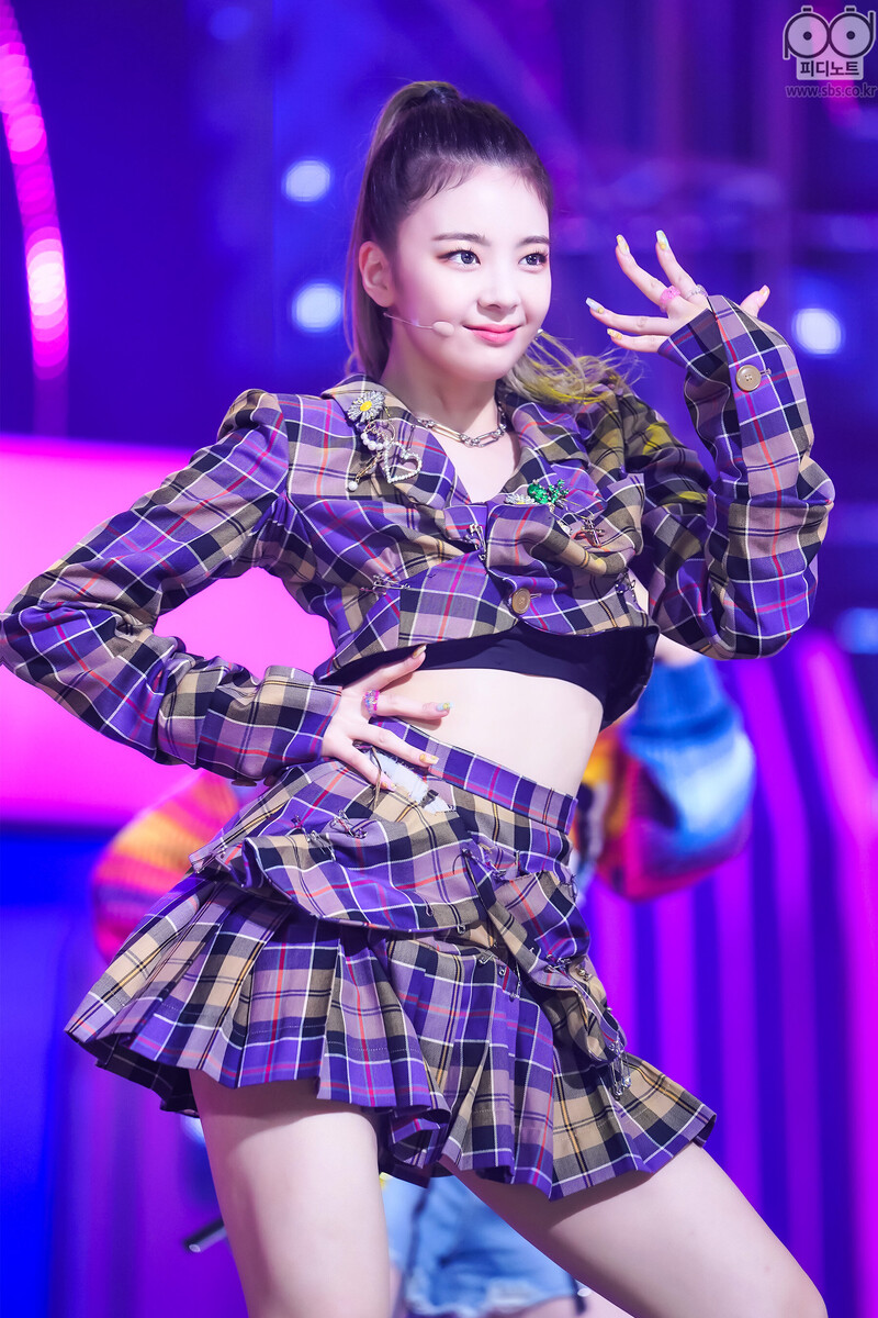 210926 ITZY - 'LOCO' at Inkigayo documents 7