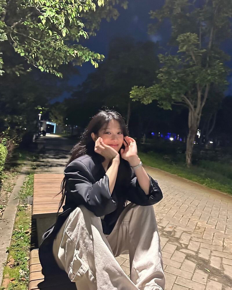 241003 fromis_9 Seoyeon Instagram Update documents 2