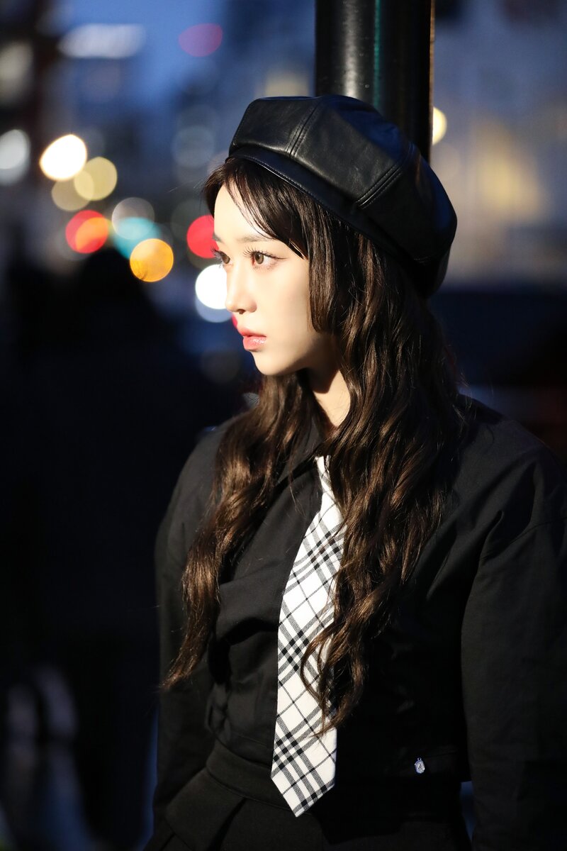 240304 High Up Naver Post - STAYC Sumin - 'London STAY' Photobook Shoot Behind documents 4