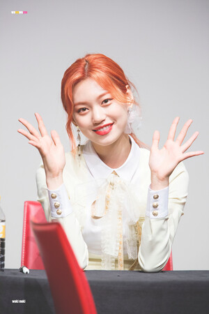 190608 Weki Meki Doyeon at 'LOCK END LOL' Fansign