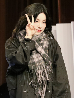 241207 YEJI at Makestar Shanghai Fansign