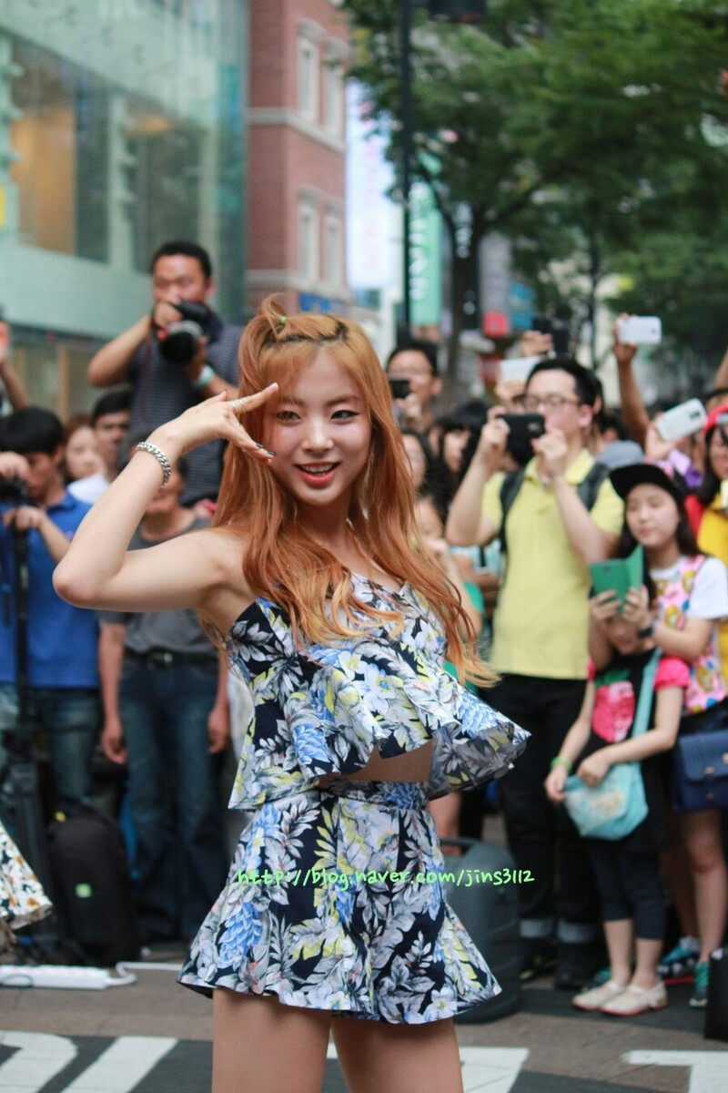 140807 Ladies' Code Zuny at Myeongdong Guerrilla Concert documents 3