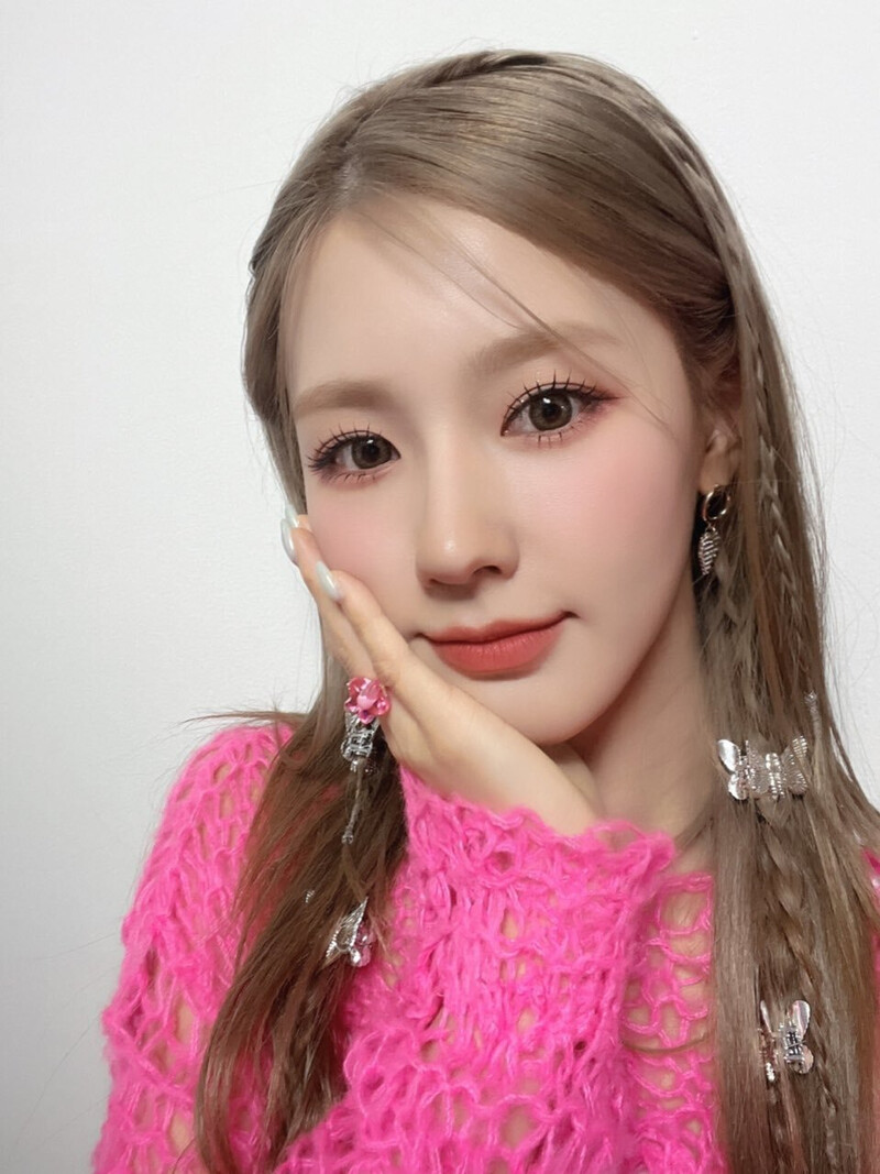 220506 (G)I-DLE Twitter Update - Miyeon documents 1