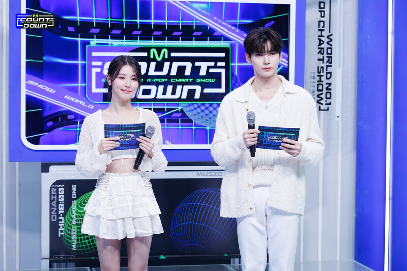 231116 MC Miyeon and Hanbin at M Countdown documents 5