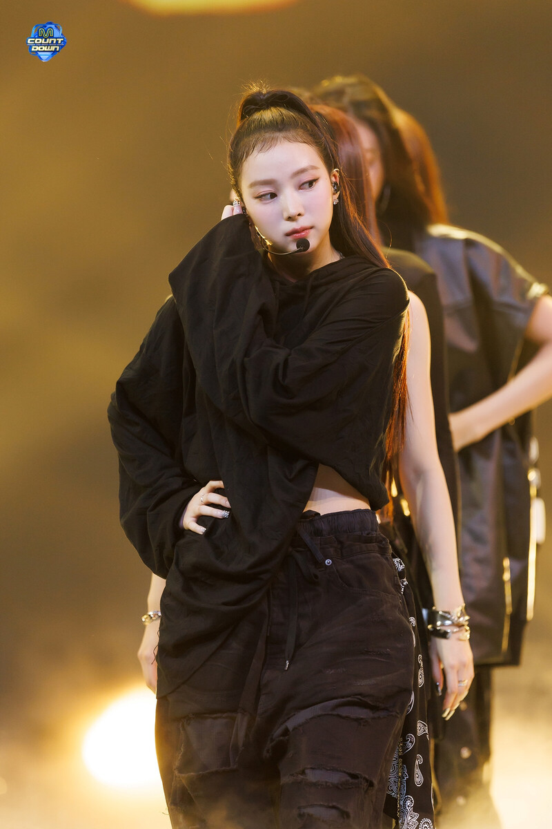 241003 MEOVV NARIN - 'MEOW' at M COUNTDOWN documents 14