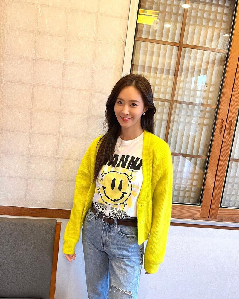 220508 Yuri Instagram Update - Yuri at Running Man Filming documents 2