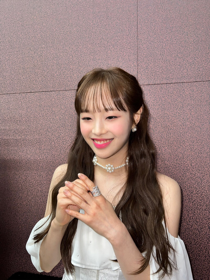 220623 LOONA Twitter Update - Chuu documents 2