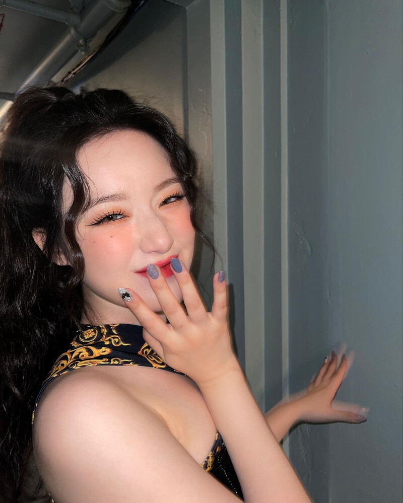 220730 (G)I-DLE Shuhua Instagram Update documents 2