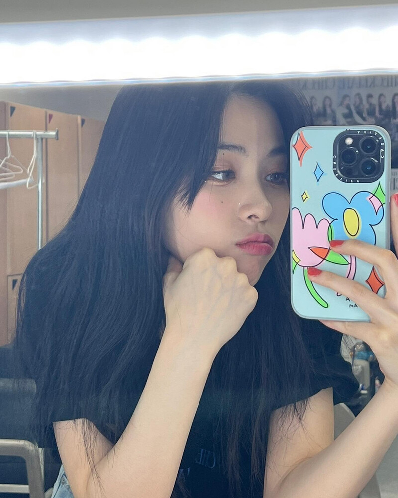 220809 ITZY Instagram Update - Ryujin & Yuna documents 3