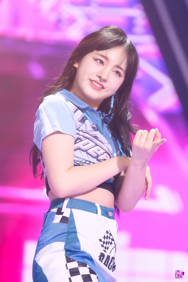 220918 IVE Liz - 'After LIKE' at Inkigayo documents 10