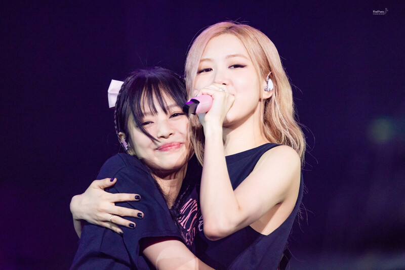 230115 BLACKPINK Jennie & Rosé - 'BORN PINK' Concert in Hong Kong Day 3 documents 3