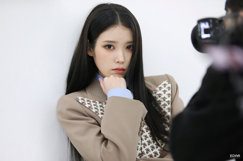 230223 EDAM Naver Post - IU - Harper's Bazaar Photoshoot Behind documents 1