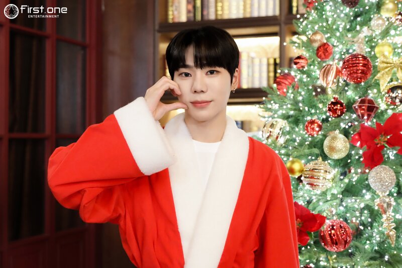 231228 FirstOne Entertainment Naver Post - 'Back to Christmas' MV Behind documents 30