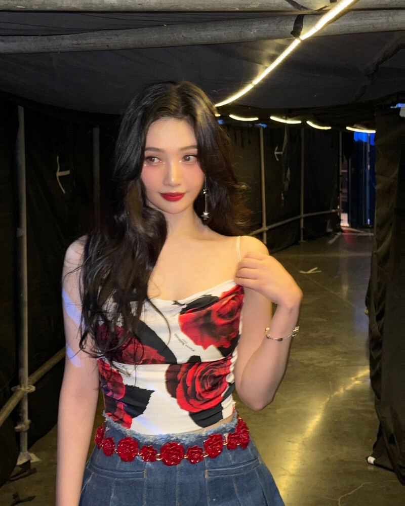 240719 Red Velvet Joy Instagram Update with Wendy documents 3