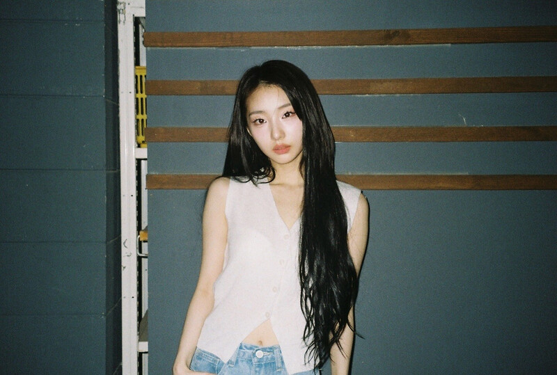 240828 - YEOJIN Instagram Update documents 4