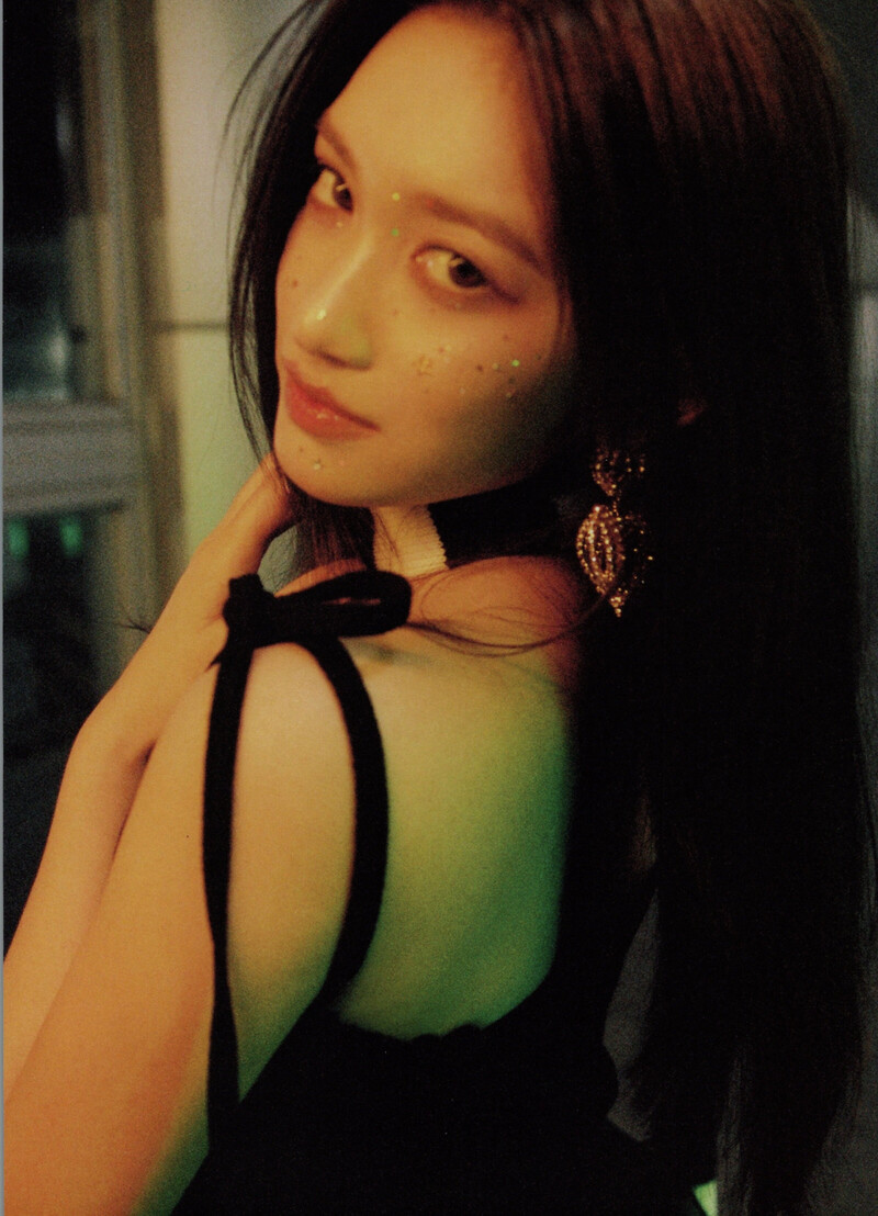 IVE - Mini Album 'I'VE MINE' (Scans) documents 3