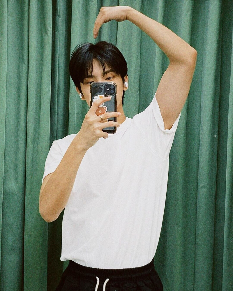 230729 - KYLER Instagram Update documents 3