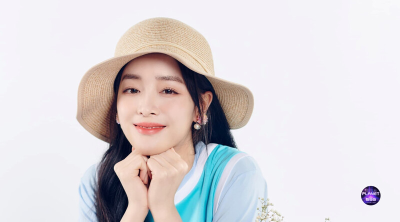 Girls Planet 999 - C Group Introduction Profile Photos - Li Yiman documents 6