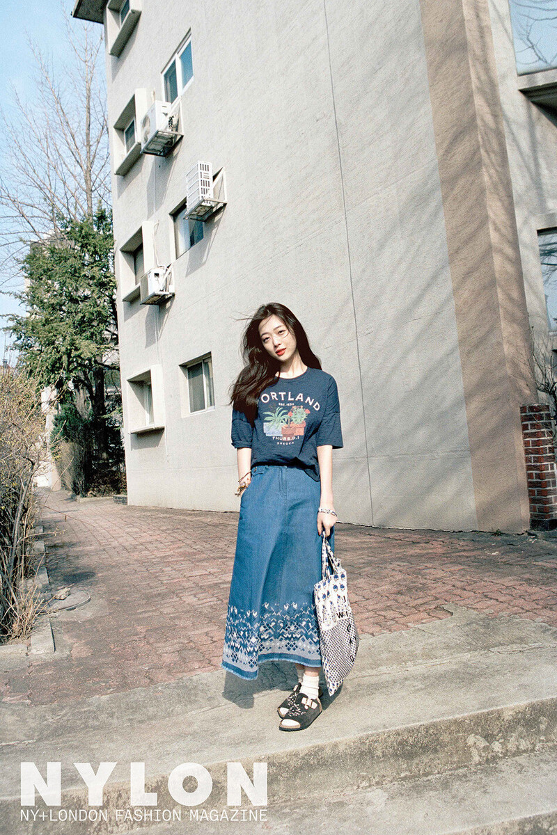 Sulli for NYLON Korea Magazine - May 2016 Issue documents 7