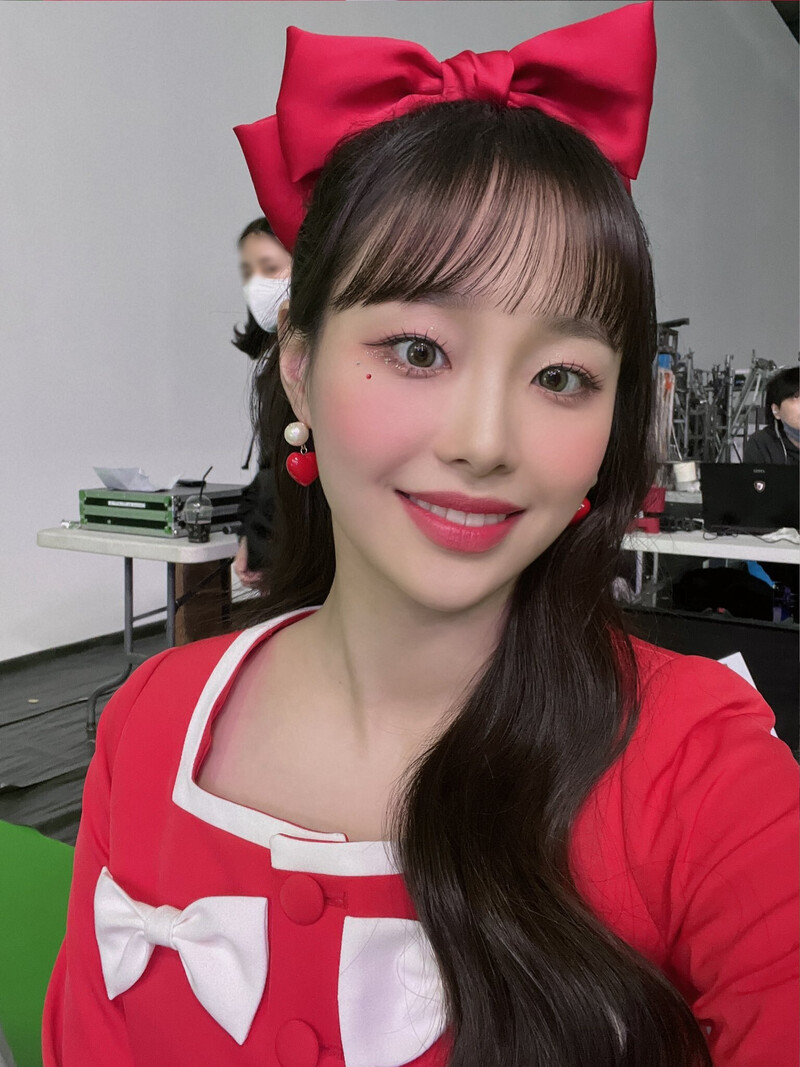 220516 Loona Twitter Update - Chuu documents 10