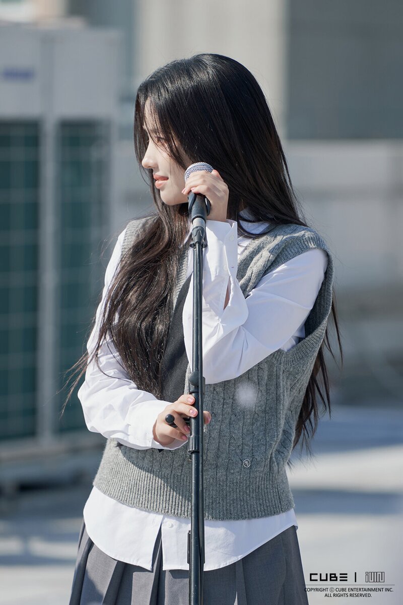 (G)I-DLE 'FATE' Live Clip Behind Photos documents 10