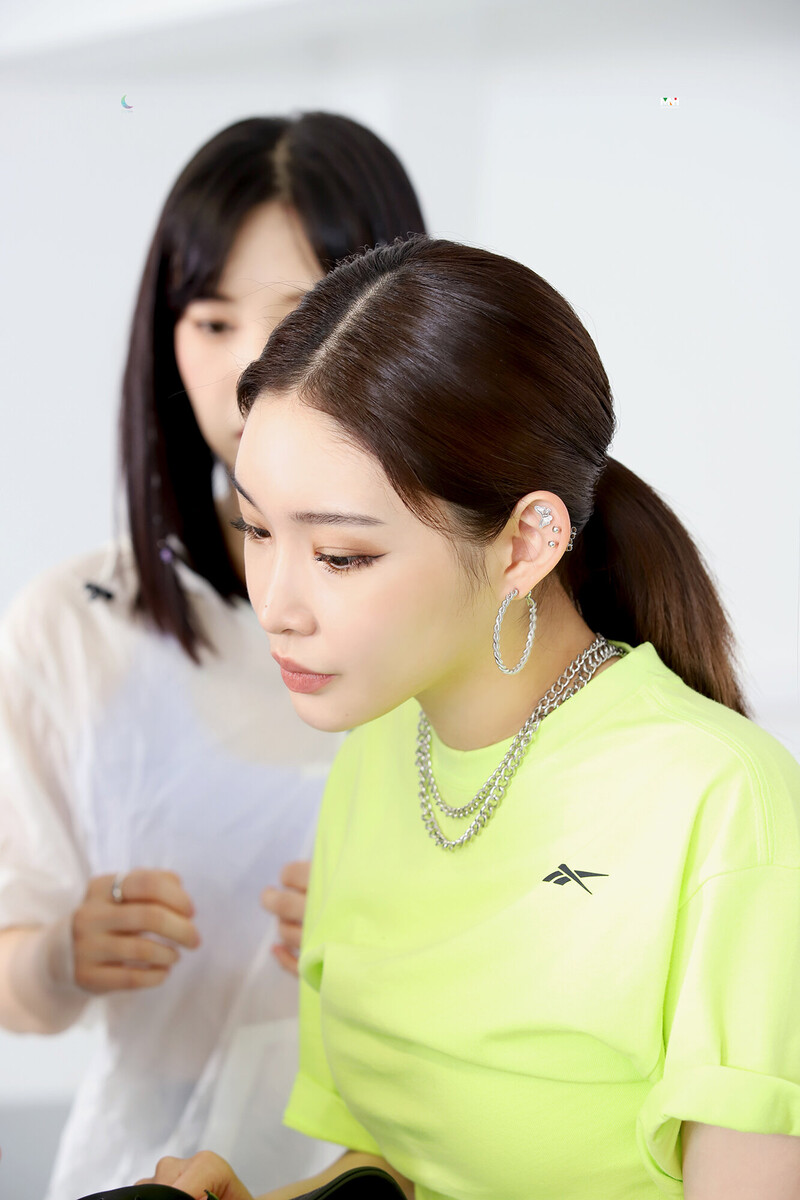 210604 MNH Naver Post - Chungha's Reebok Photoshoot Behind documents 8