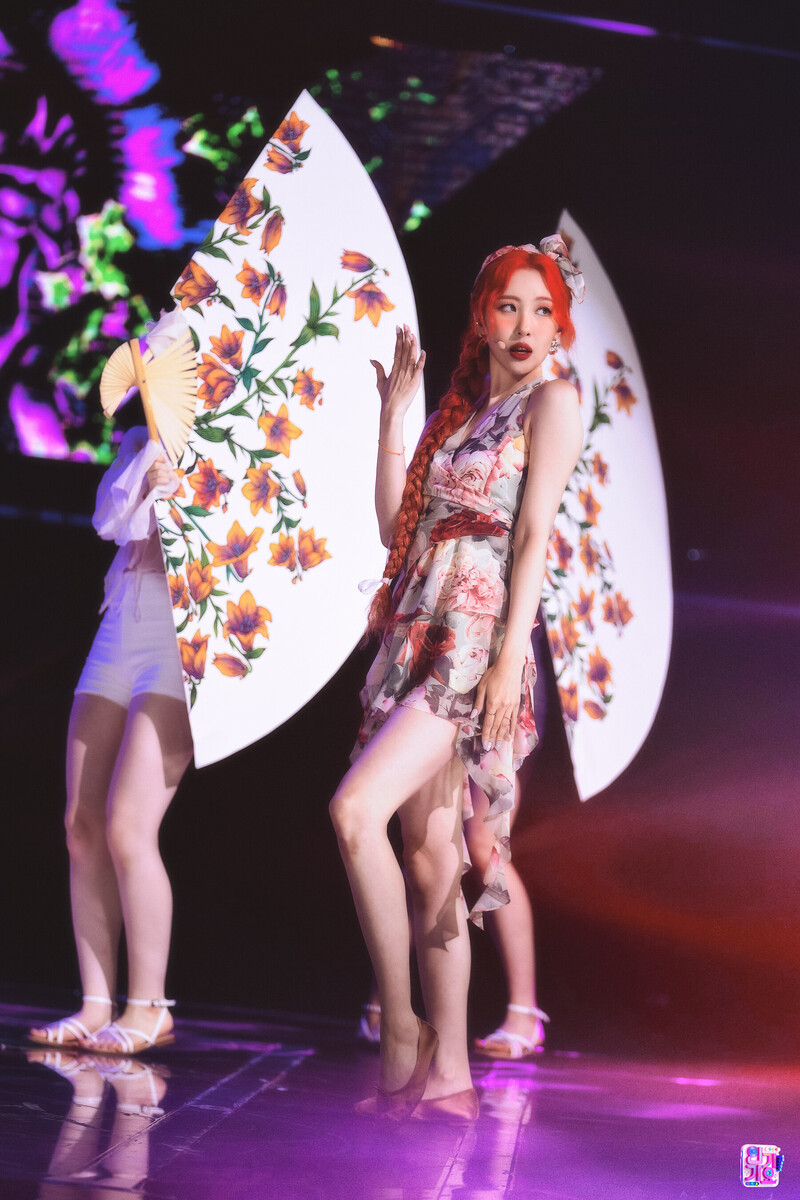 220710 Sunmi - Heart Burn at SBS Inkigayo documents 8