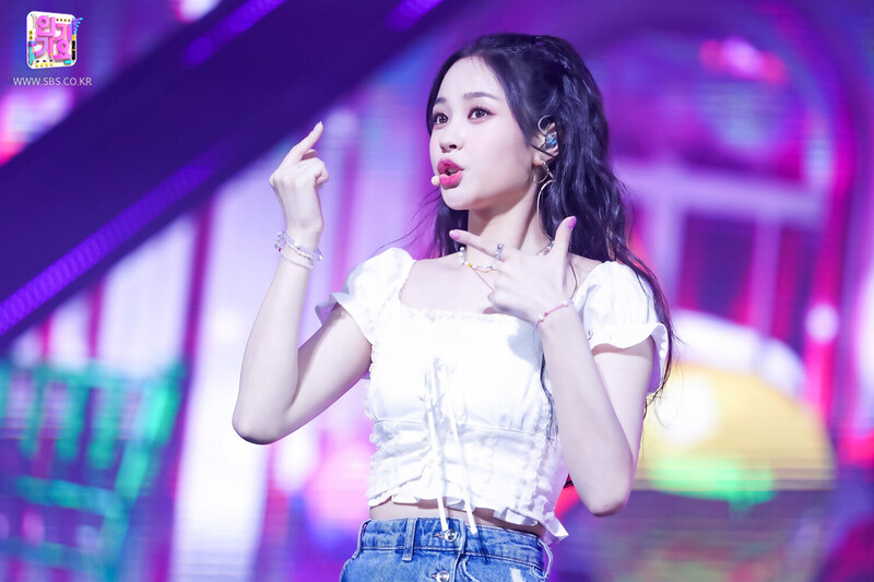 210815 Weeekly - 'Holiday Party' at Inkigayo documents 8