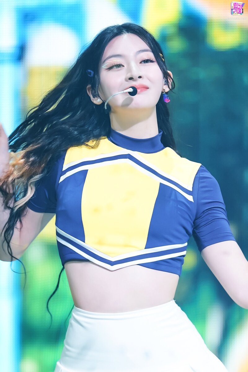 210926 STAYC - 'STEREOTYPE' at Inkigayo documents 20