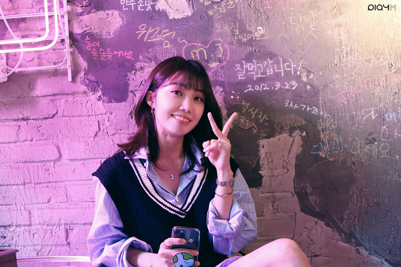 211018 IST Naver post - Apink EUNJI 'Work later, Drink now' drama Poster Shoot behind documents 15