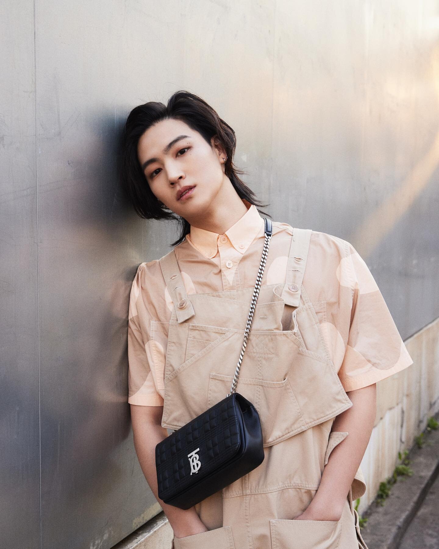 220425 JAY B- Instagram Update- BURBERRY 'THE LOLA BAG' AD Kpopping