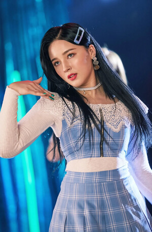 190320 MOMOLAND 'I'm So Hot' MV Behind the Scenes by Melon