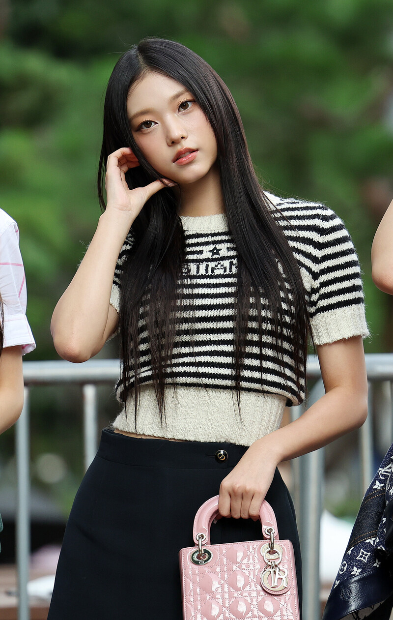 230825 NewJeans Haerin - Music Bank Commute documents 8