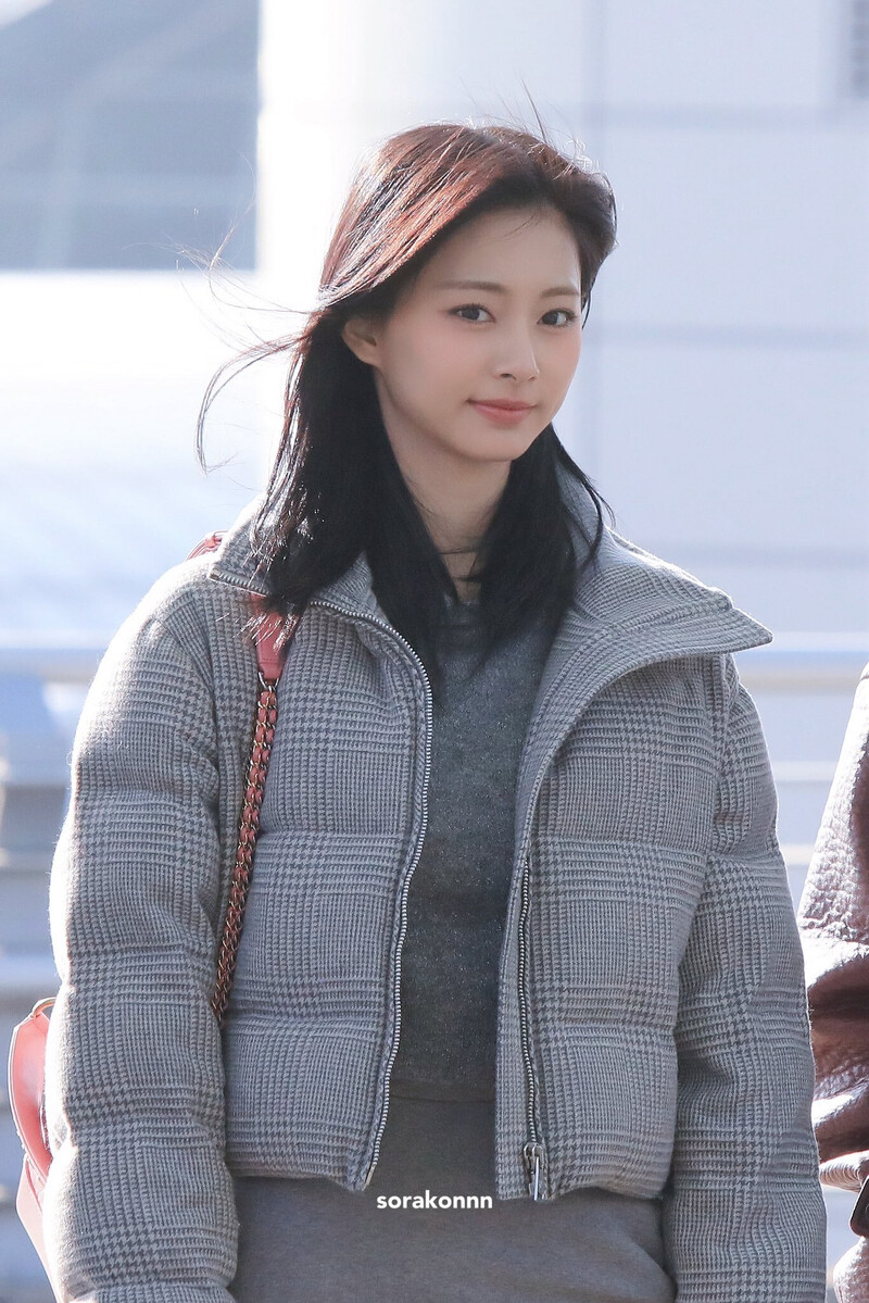 231226 TWICE Tzuyu - ICN Airport documents 1