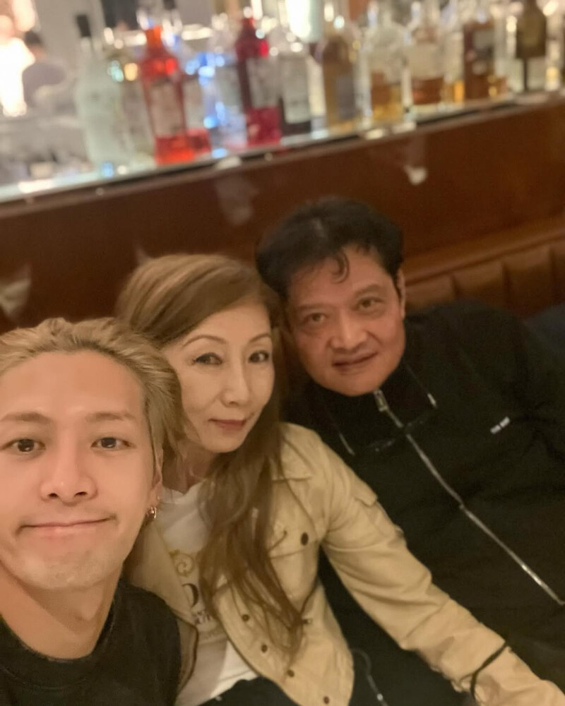 250101 Jackson's Mom Instagram Update with Jackson documents 2