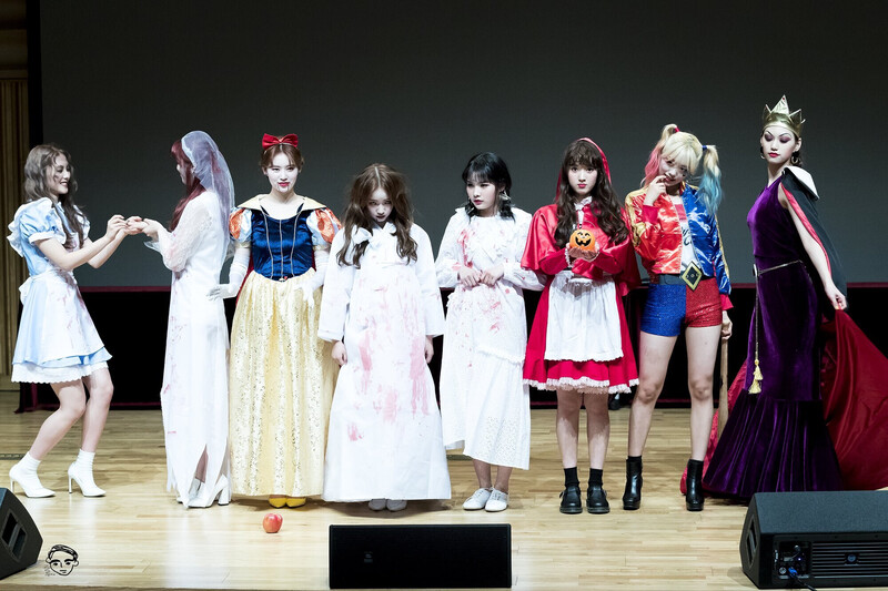 171029 Weki Meki at Halloween 'WEME' Yeouido Fansign documents 3