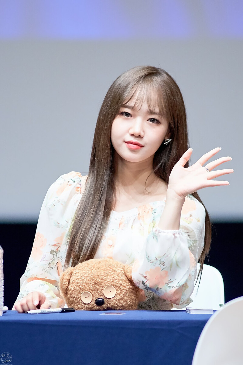 190824 Weki Meki Yoojung at 'WEEK END LOL' Hongdae Fansign documents 3