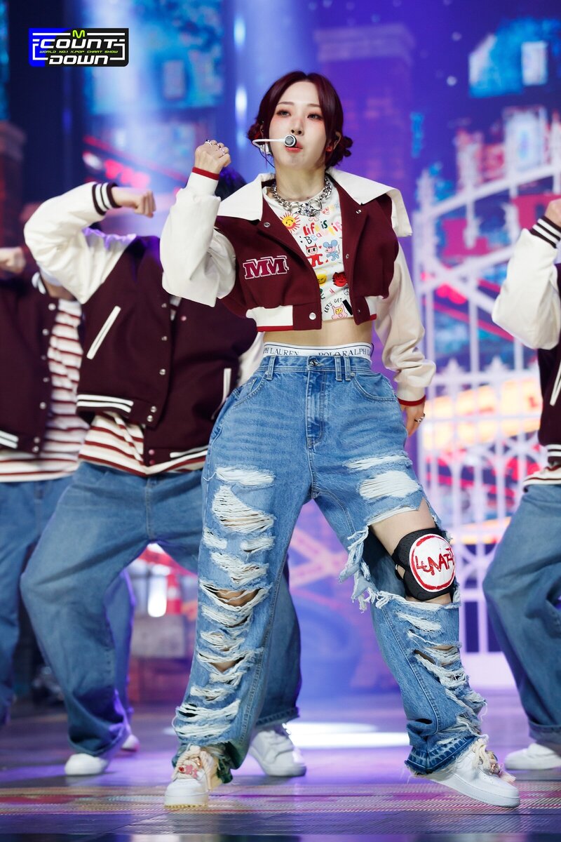220120 Moon Byul - 'LUNATIC' at M COUNTDOWN documents 11