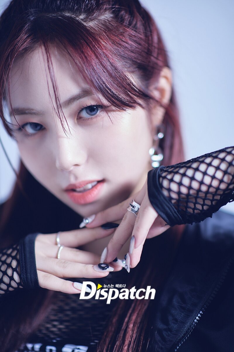 220726 IREH - PURPLE KISS 'GEEKYLAND' Promotional Photoshoot by DISPATCH documents 1