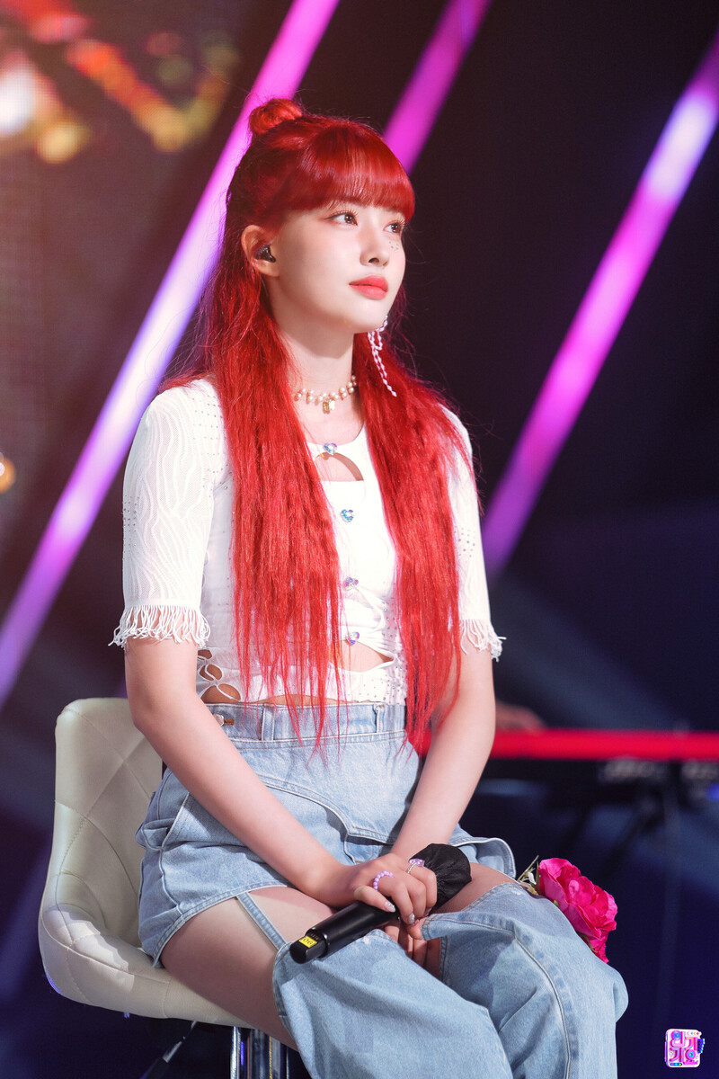 220807 STAYC Yoon 'BEAUTIFUL MONSTER' at Inkigayo documents 15