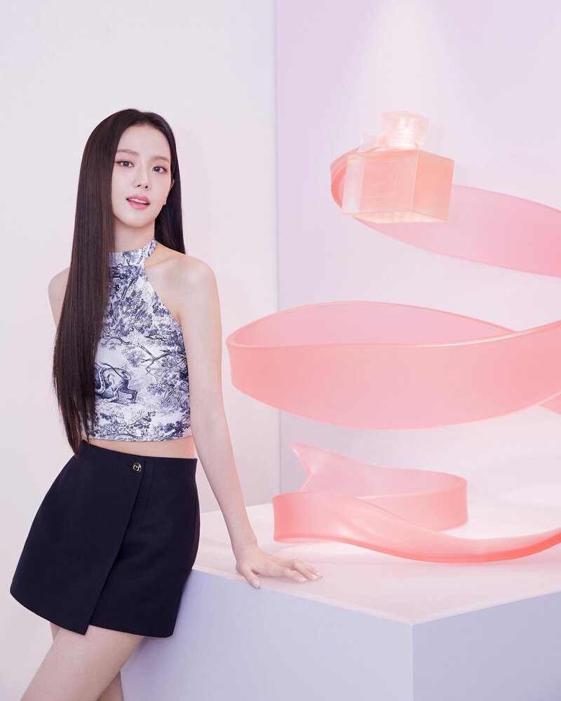 230505 JISOO- MISS DIOR Exhibition at Seoul documents 5